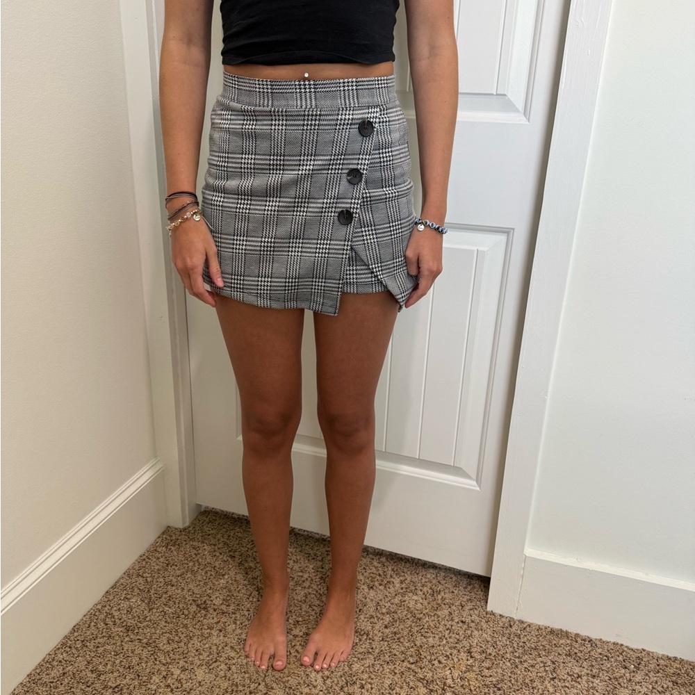 Altar'd State Black and White Asymmetrical Skort